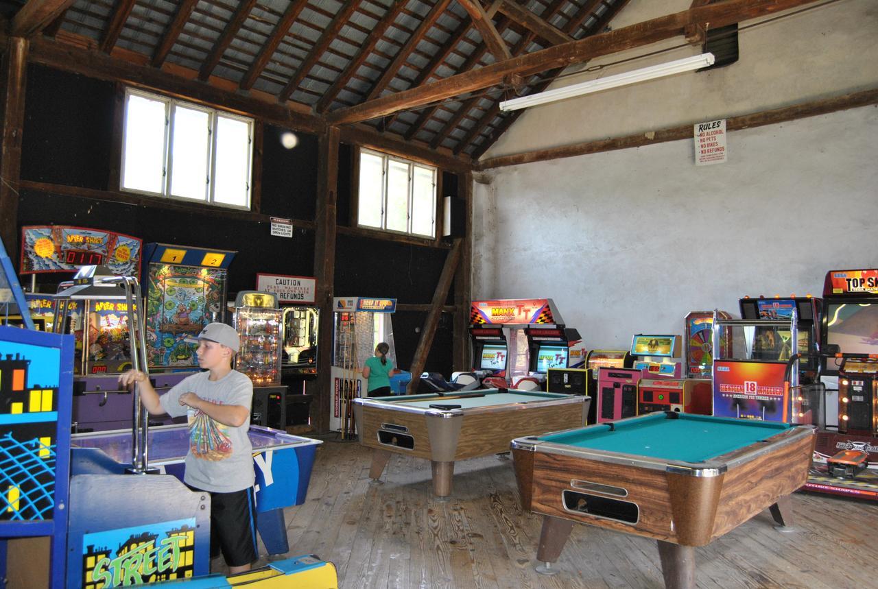 Robin Hill Camping Resort One-Bedroom Cottage 8 Lenhartsville ภายนอก รูปภาพ